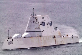 Khu trục hạm Zumwalt: Khi một viên đạn pháo đắt hơn cả tên lửa