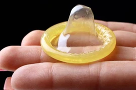 Bí mật không ai ngờ trong nhà máy sản xuất bao cao su 