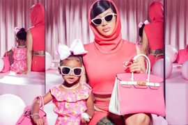 Sao Hollywood không tiếc tiền mua phụ kiện hàng hiệu cho con