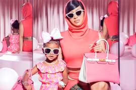 Sao Hollywood không tiếc tiền mua phụ kiện hàng hiệu cho con