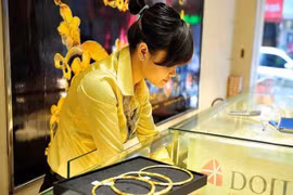 Giá vàng hôm nay 7/12, cuối tuần tăng nhẹ