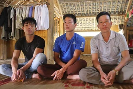 Năm người đòi VKS bồi thường hơn 6 tỷ đồng