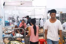 Thêm một vụ ngộ độc thực phẩm hàng trăm nạn nhân sau đám cưới