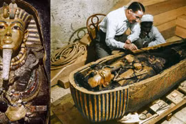 Kinh hoàng lời nguyền lăng mộ bị "đánh thức" bất ngờ 