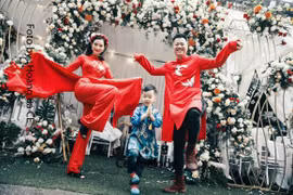 Lưu Đê Ly chia sẻ sau đám hỏi: 'Sẵn sàng lên voi - xuống chó'