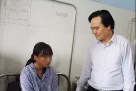 Con bị đánh hội đồng, mẹ đòi bồi thường 500 triệu