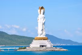 Vì sao có tượng Quan Âm ba mặt linh thiêng trong Phật giáo? 