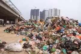 Những tiết lộ bất ngờ về công ty đổ trộm rác ở Nam Từ Liêm
