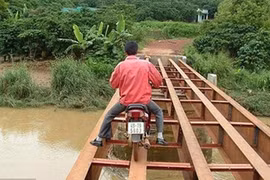 Những tình huống mạo hiểm khó tin của đàn ông khắp thế giới