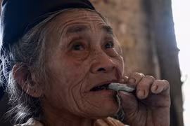 Kỳ thú những người bốc đất về ăn ở Vĩnh Phúc