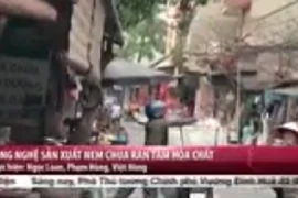 Hãi hùng công nghệ sản xuất nem chua rán tẩm hóa chất