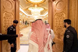 Cuộc sống “cõi tiên” của 15000 thành viên Hoàng gia Ả Rập