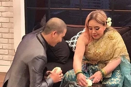 Nữ đại gia Thái Lan tìm được "phi công trẻ" thứ 14 gây sốt