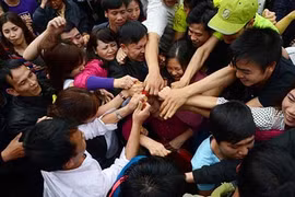 Những hình ảnh chướng tai gai mắt nhất mùa lễ hội 2017