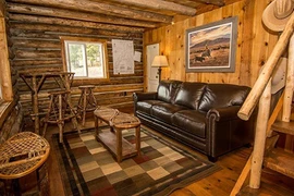 Ghé thăm ngôi nhà nhỏ trên thảo nguyên có 1-0-2