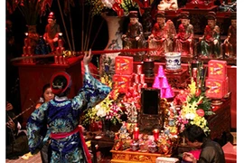 Bí mật trong giới đồng cốt