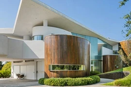 Chiêm ngưỡng biệt thự lạ 800m2 mà tiền điện chỉ hết 500000đ/tháng