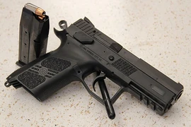 Trữ súng côn để…bắn chó mèo