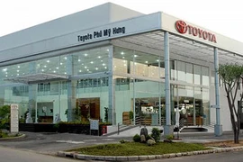 Các đại lý ô tô kiếm lời thế nào giữa "cơn bão" giảm giá?