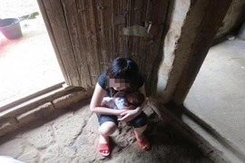 Bé gái 14 tuổi ba lần mang thai khiến bố mẹ sốc ngất