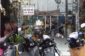 Đổi tiền mới trái phép... bao nhiêu cũng có