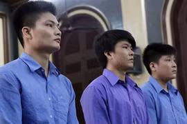 Đòi chở bạn gái của người khác, 3 anh em cùng ngồi tù