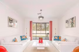 Chồng cũ Phi Thanh Vân tậu biệt thự triệu đô bên Úc