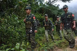 Chuyện những người cầm súng bảo vệ "cổng trời"