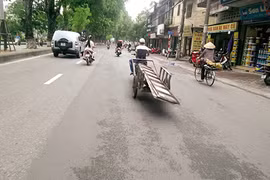 Xe tự chế "náo loạn" đường phố Hà Nội