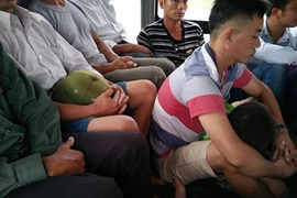 Kinh hoàng xe khách 29 chỗ "nhồi" gấp đôi khách