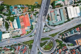 Thực hiện phân luồng giao thông mới trên cầu Vĩnh Tuy từ ngày 18/10