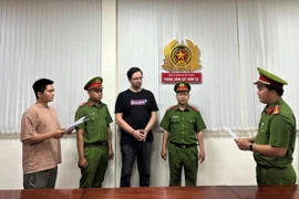 Bắt ông trùm ngoại quốc điều hành website cho vay “siêu nặng lãi“