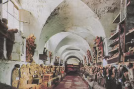 “Chụp ảnh” xác ướp trẻ em trong hầm mộ Capuchin, ai cũng giật mình 