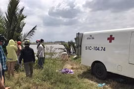 Thi thể thanh niên trôi lập lờ trên sông Sài Gòn