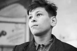 Rớt nước mắt xem ảnh trẻ em trốn chạy cuộc diệt chủng của Hitler