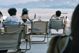 Người trẻ yêu nhau không nhắn tin 'mùi mẫn', ít lãng mạn