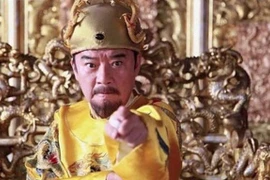 Mang vợ con đến doanh trại, Chu Nguyên Chương lộ toan tính thâm hiểm 