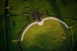 Các vị vua ở Ireland kết hôn với chị em gái của mình