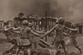 Loạt ảnh kinh điển nhất lịch sử khiến người xem “lạnh sống lưng"