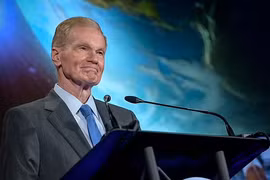 Giám đốc NASA tiết lộ ráo riết tìm kiếm sự sống ngoài hành tinh