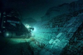 Bí ẩn kiến trúc giống kim tự tháp dưới đáy biển Bồ Đào Nha có niên đại hơn 20.000 năm