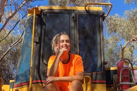 Đào được cục vàng 3,3 tỷ đồng, cô gái mừng suýt ngất