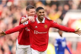 Qatar lập đoàn thăm MU, Glazer đòi bán