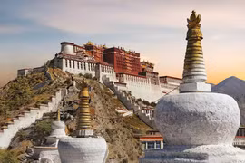 Sự thật giật mình về cung điện chứa nửa số vàng trên thế giới