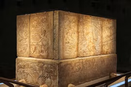 Mở mộ cổ, chuyên gia sống chết không cho chạm vào 3 thứ nào? 