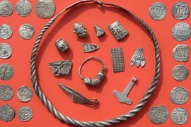 Choáng ngợp những kho báu “khủng” của người Viking