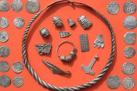 Choáng ngợp những kho báu “khủng” của người Viking
