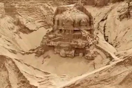 Bí ẩn ngôi đền cổ Ấn Độ bị vùi trong cát gần 100 năm