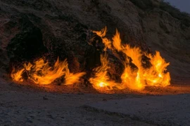 Bí ẩn ngọn lửa 'bất tử' ngàn năm không tắt 