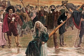 Nhìn lại những phiên xét xử phù thủy tàn bạo ở châu Âu thời xưa